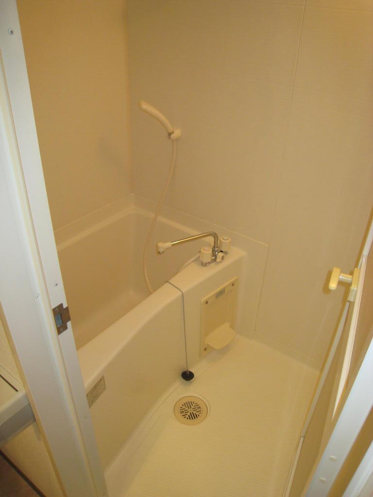 バス・シャワールーム　浴室換気乾燥機能付きバスルーム