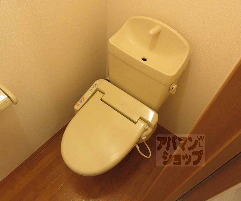 トイレ　ウォシュレット付き！