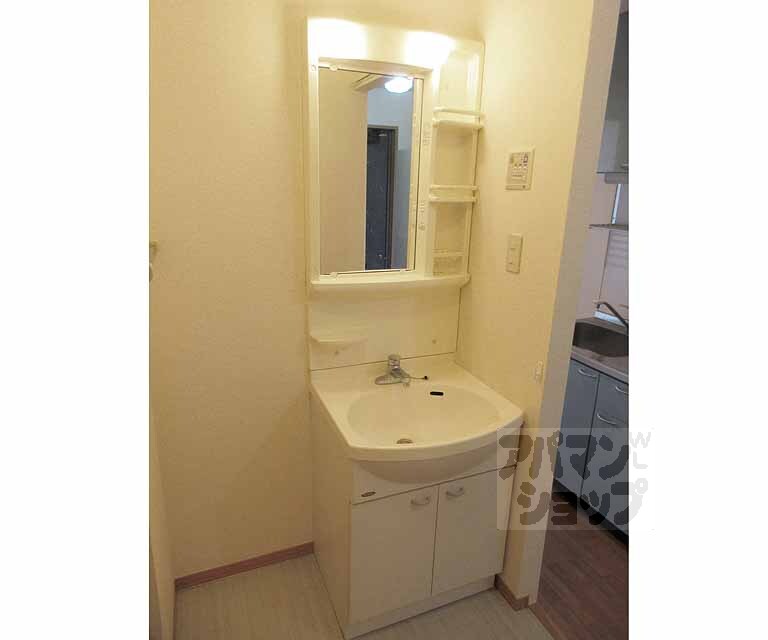 洗面設備　独立洗面台つき！