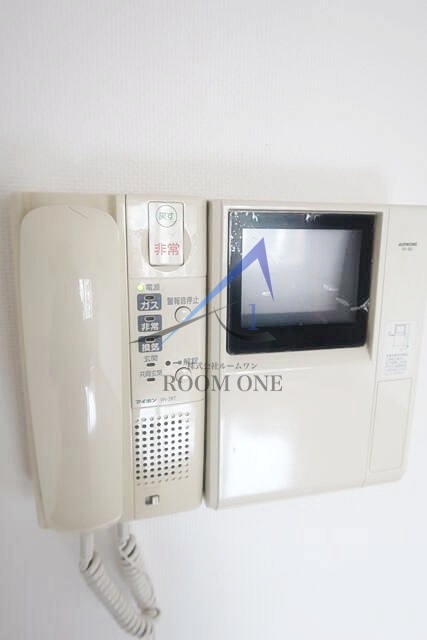 セキュリティ　モニター付きインターホンです。