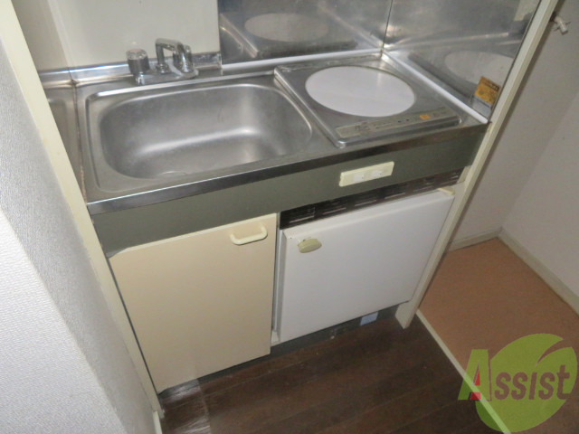 キッチン　初めからＩＨの方が付いてますのですぐに自炊が始められます。