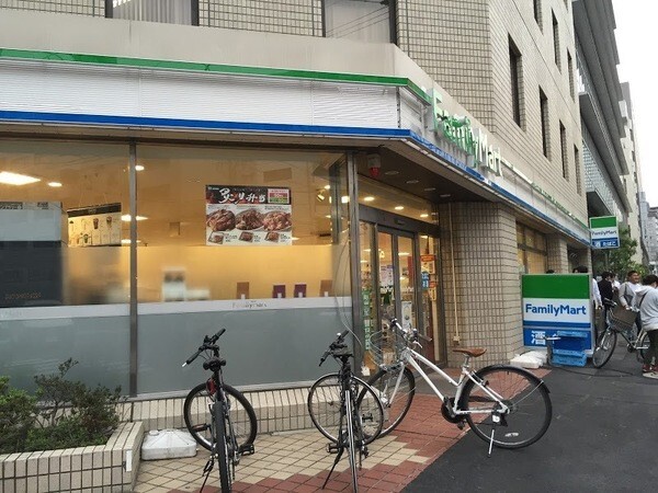 コンビニ　ファミリーマート目黒東山一丁目店（コンビニ）まで124m