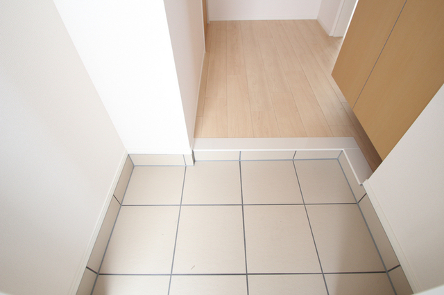 玄関　いらっしゃいませ。