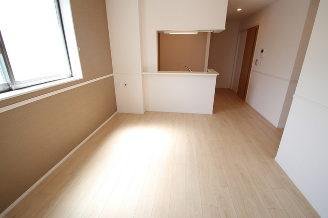 居室・リビング　１２．８帖の広々ＬＤＫ。お好きな家具を置いてください！