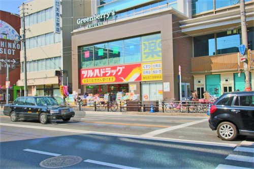 ドラックストア　調剤薬局ツルハドラッグ蒲生四丁目駅前店（ドラッグストア）まで186m