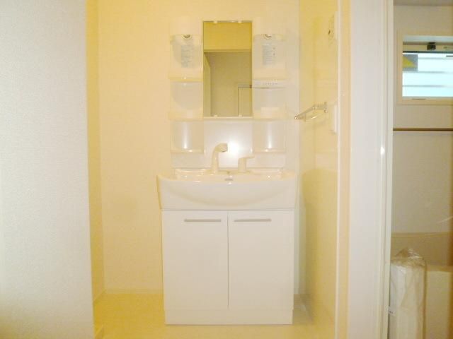 洗面設備　シャワー付き洗面台