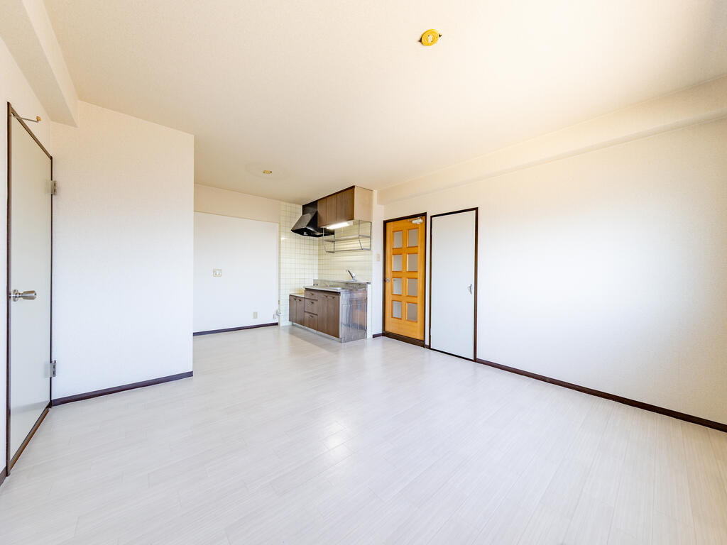 居室・リビング　※203号室のものです