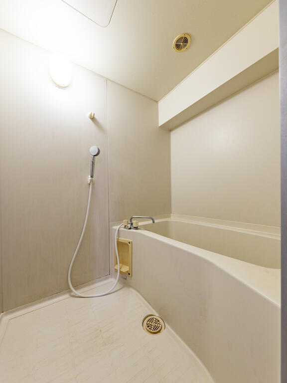 バス・シャワールーム　※203号室のものです