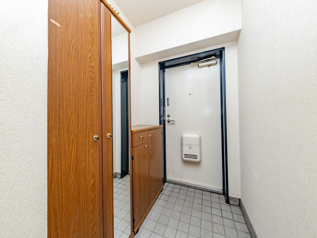 玄関　※203号室のものです