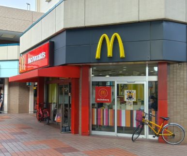飲食店　マクドナルド北赤羽駅前店（飲食店）まで84m