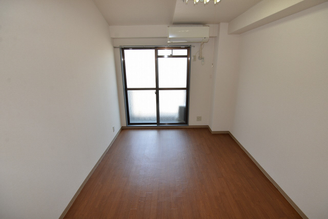 その他部屋・スペース　広くて明るい寝室