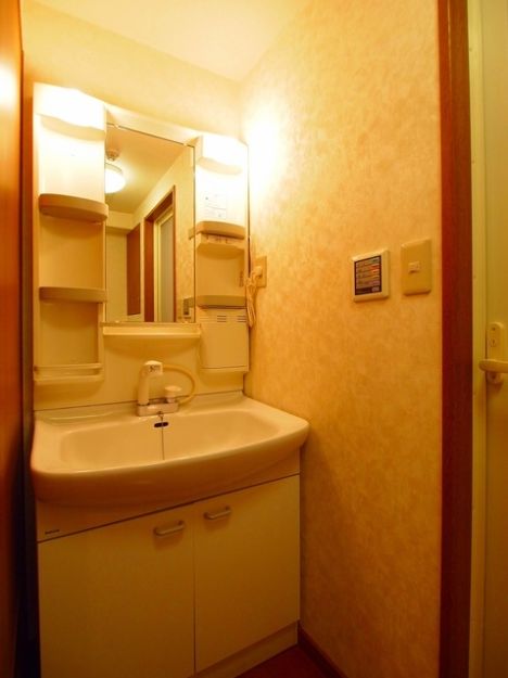 洗面設備　弊社は都内全域の物件をご紹介可能です！