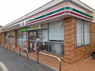 コンビニ　セブンイレブン様（コンビニ）まで600m