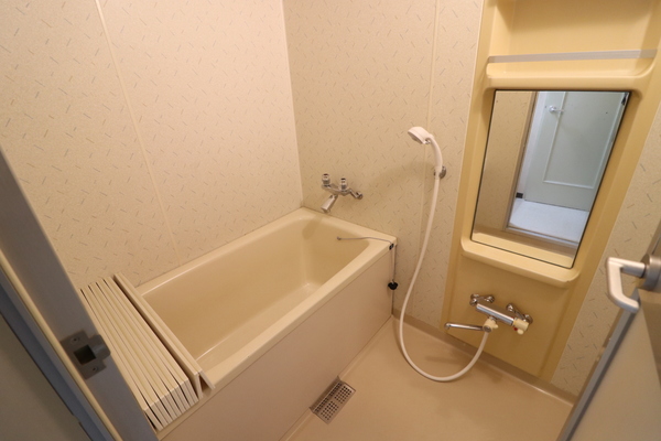 バス・シャワールーム　現況の物を優先とします