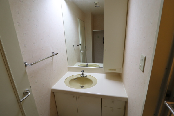 洗面設備　現況の物を優先とします