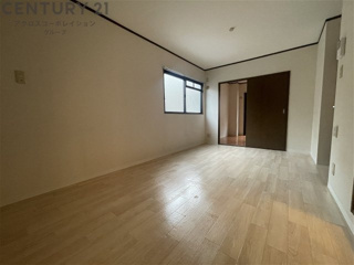 居室・リビング　2面採光で明るいリビング♪