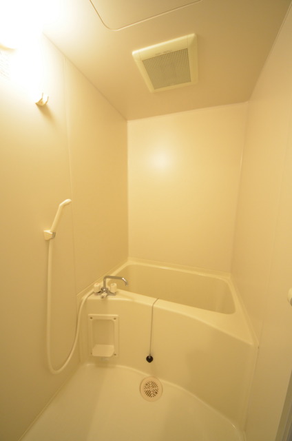 バス・シャワールーム　★ゆったりとしたバスルームで癒しのひと時を…★