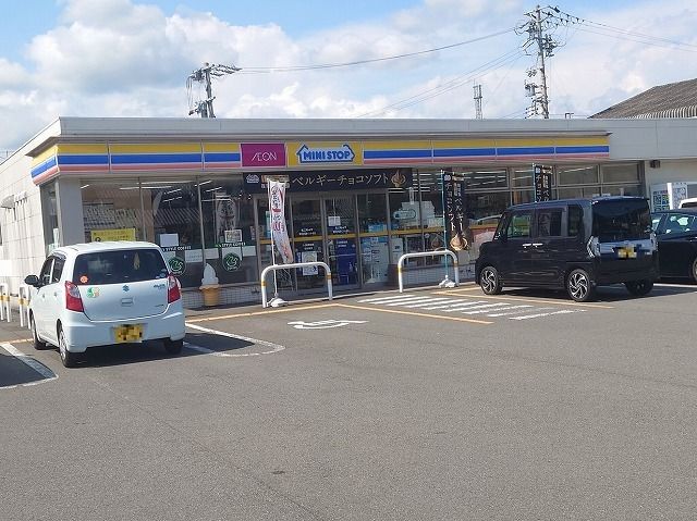 コンビニ　ミニストップ谷稲葉IC店（コンビニ）まで1500m