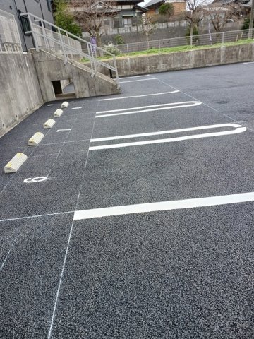 駐車場　駐車場に車を止められます