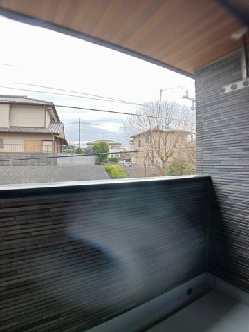 バルコニー　暖かな日差しのふりそそぐバルコニー