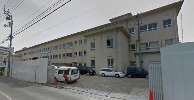 小学校　高松市立栗林小学校（小学校）まで849m