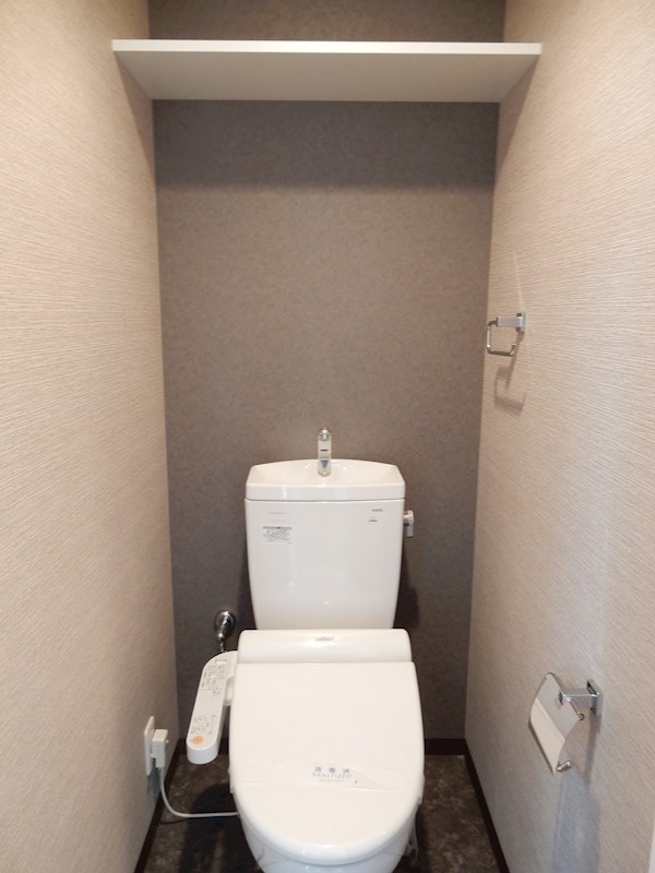 トイレ　温水洗浄暖房便座