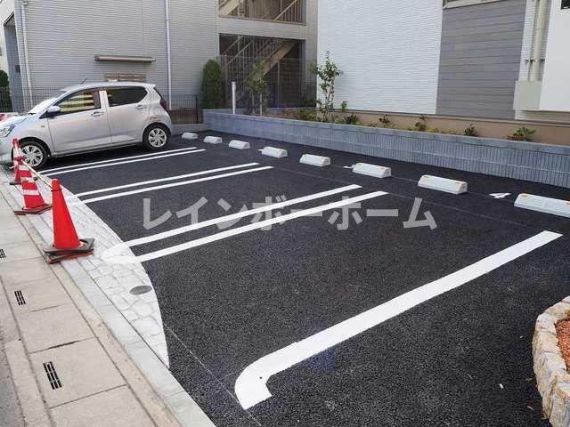 駐車場　駐車場があるので、車を買う予定の方も安心です