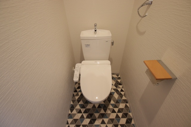 トイレ　※別室の参考写真の為、現況優先です。