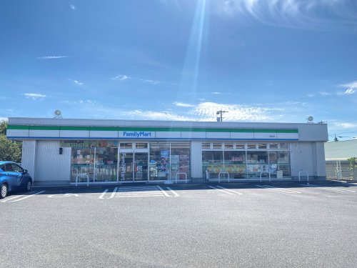 コンビニ　ファミリーマート 津岩田店（コンビニ）まで541m