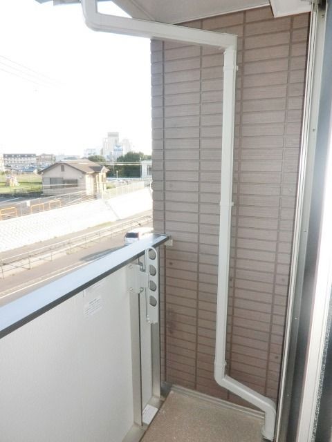 バルコニー　洗濯物も干せますね