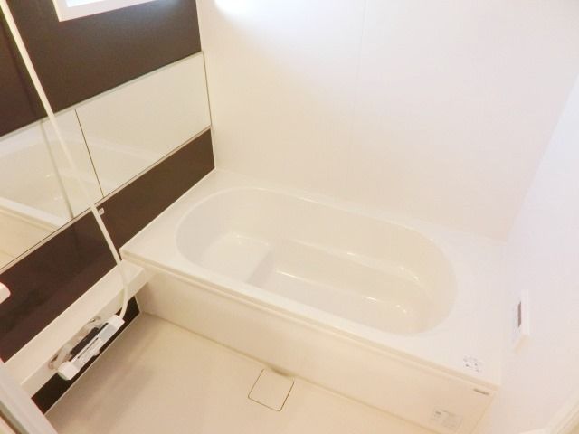 バス・シャワールーム　足が伸ばせる一坪バス