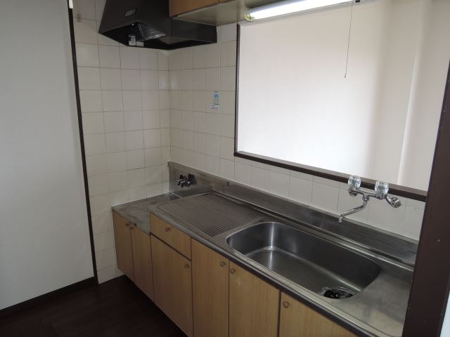 キッチン　ゆとりのある対面式キッチン