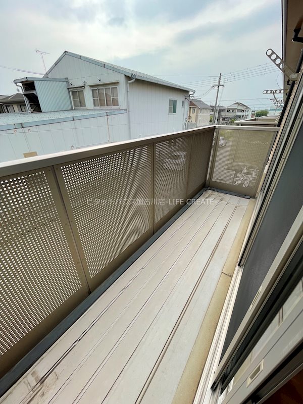 バルコニー　写真は201号室