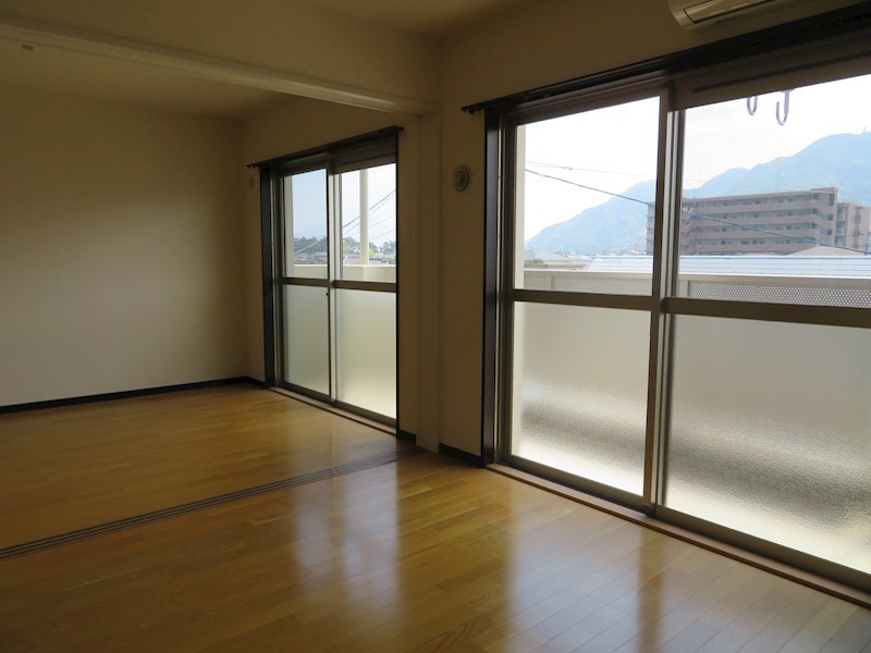 居室・リビング　※同タイプ