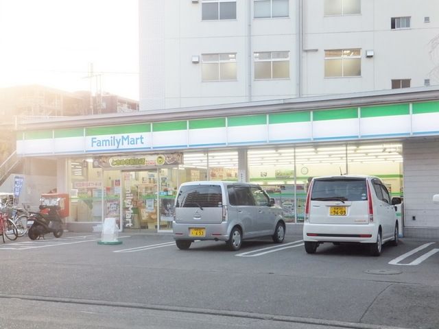 コンビニ　ファミリーマートサンズ原町田三丁目店（コンビニ）まで1086m
