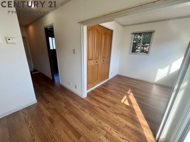 居室・リビング　エアコン付きの洋室です♪