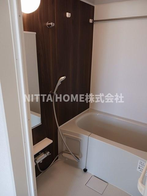 バス・シャワールーム　キレイなバスルームで疲れもなくなりますね♪