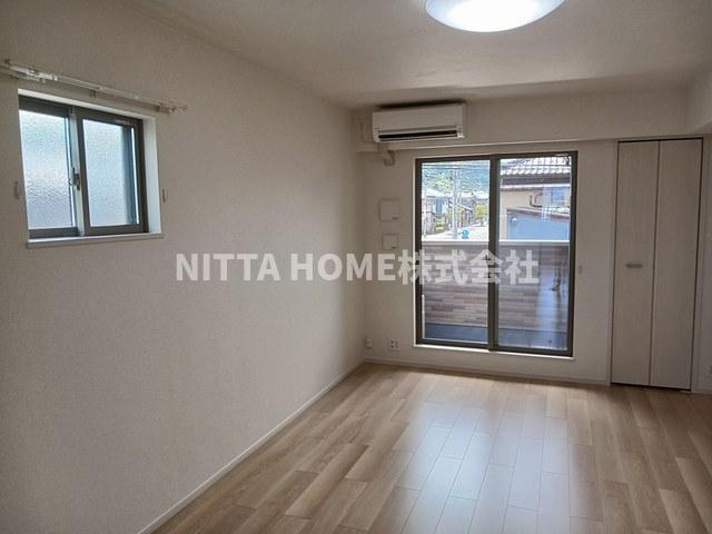 居室・リビング　全室照明器具付き＊リビング１０．２帖です♪