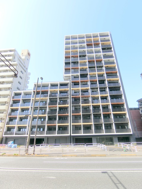 建物外観　2026年3月築　RC鉄筋コンクリート造地上15階建て総戸数