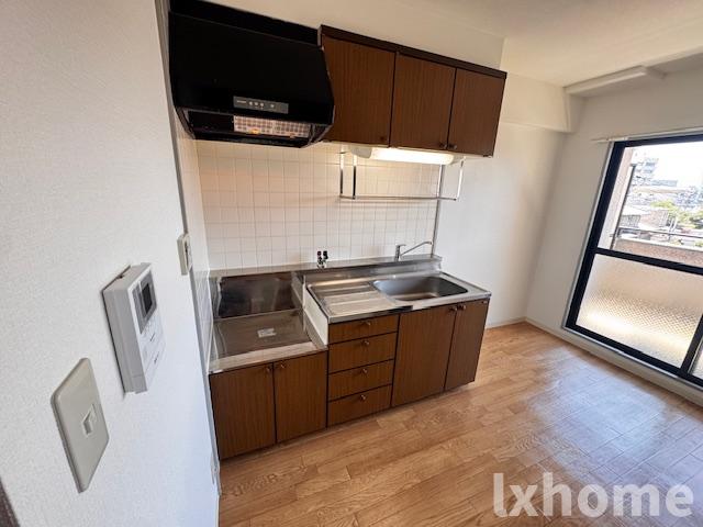 キッチン　コンパクトなキッチンで掃除もラクラク