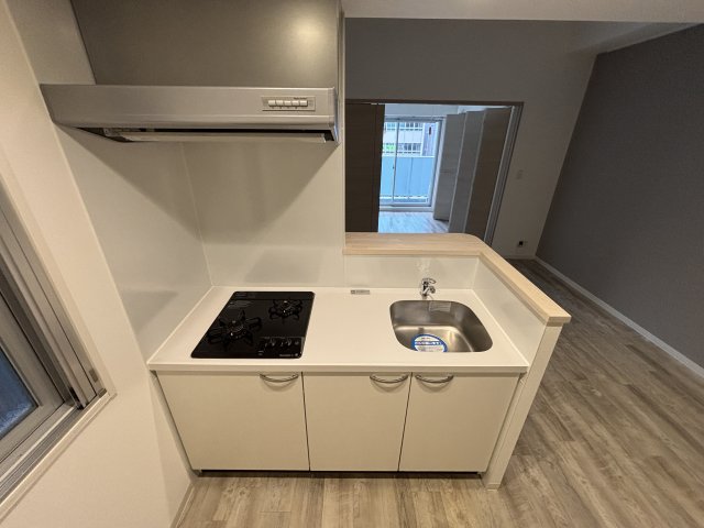 キッチン　同マンション別室参照　反転タイプ