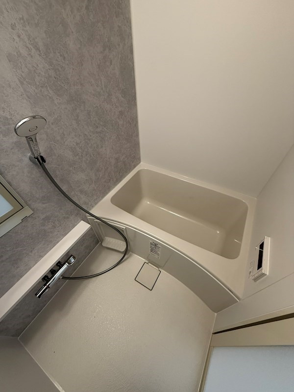 バス・シャワールーム　同タイプ別部屋の写真です