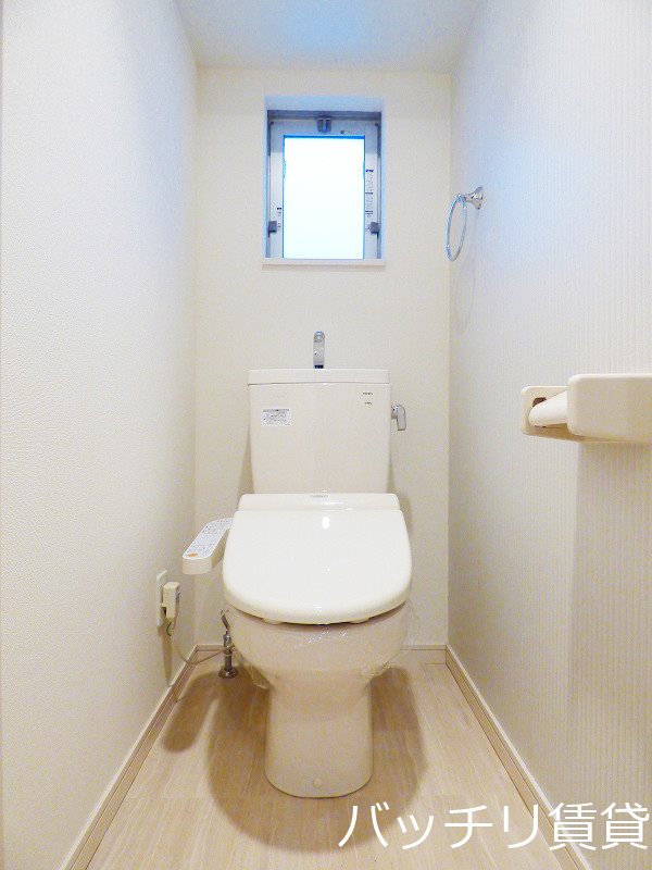 トイレ　画像は同型タイプの為、現状を優先致します。