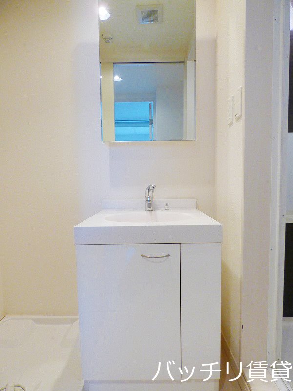 洗面設備　画像は同型タイプの為、現状を優先致します。