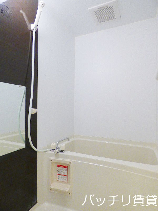 バス・シャワールーム　画像は同型タイプの為、現状を優先致します。