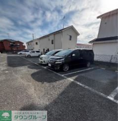建物外観　駐車場