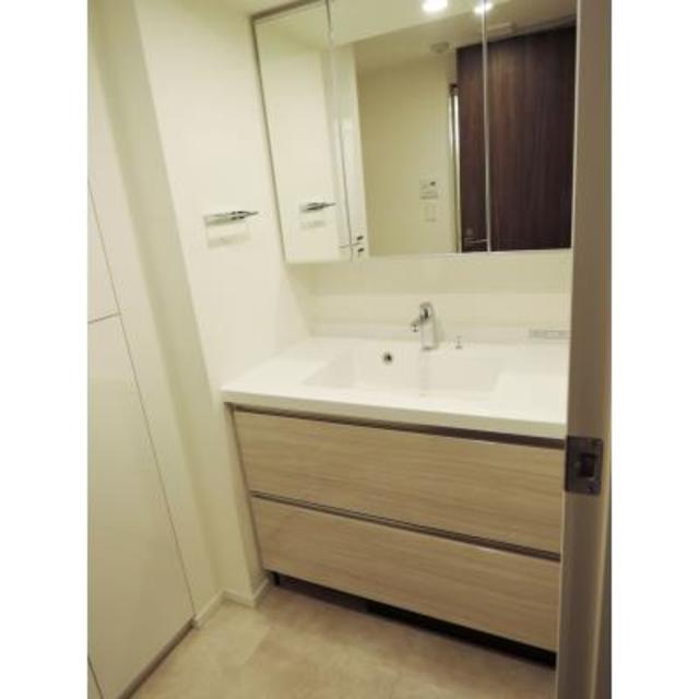 洗面設備　※写真は同タイプ住戸です。