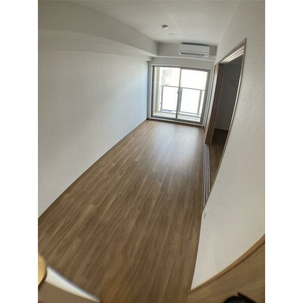 居室・リビング　エアコン付きで快適に過ごせます♪