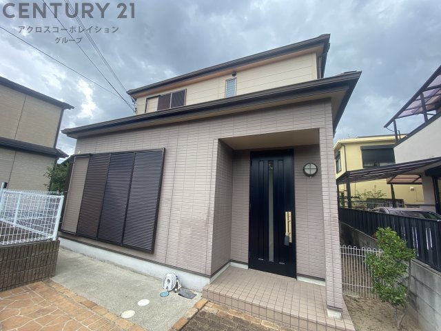 建物外観　うれしい無料駐車場付き！