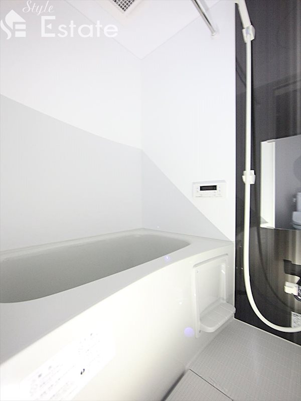 バス・シャワールーム　バスルーム